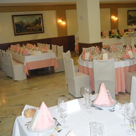 Hotel Park Нойя Екстер'єр фото