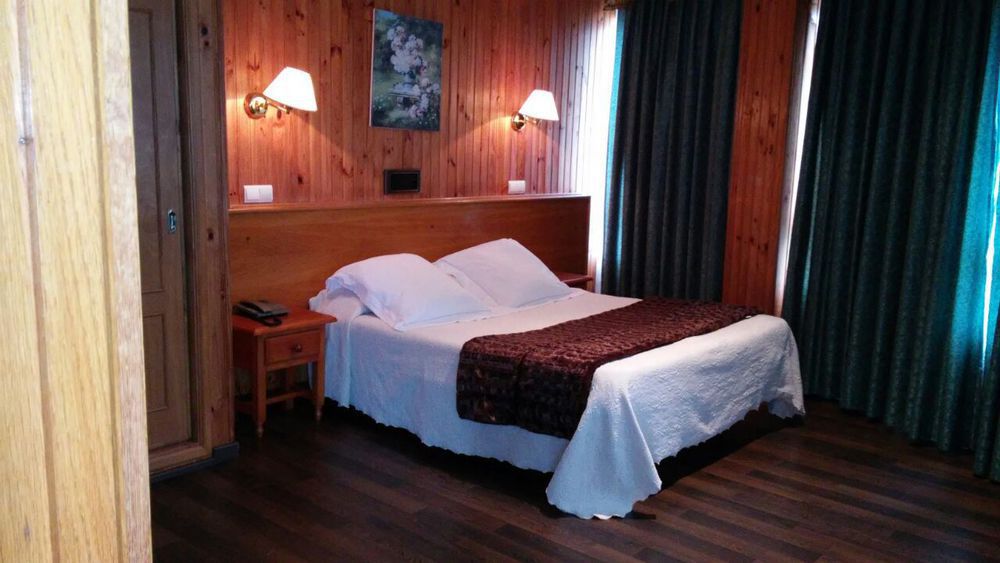 Hotel Park Нойя Екстер'єр фото