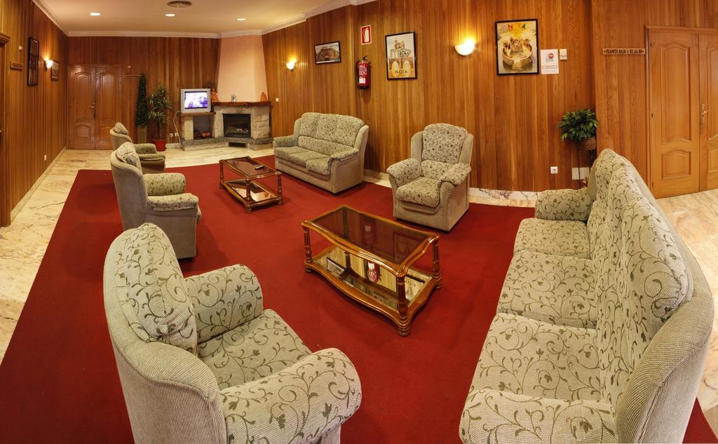 Hotel Park Нойя Екстер'єр фото