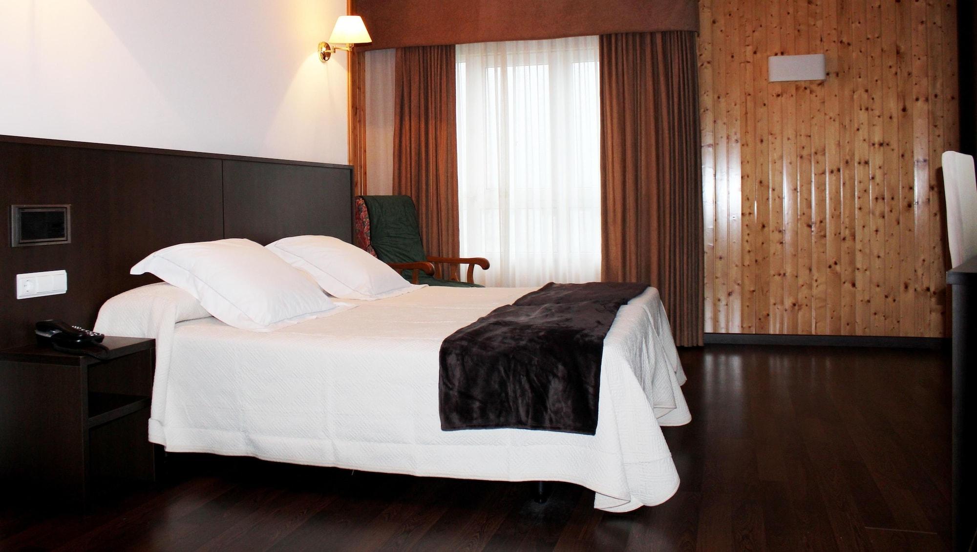 Hotel Park Нойя Екстер'єр фото