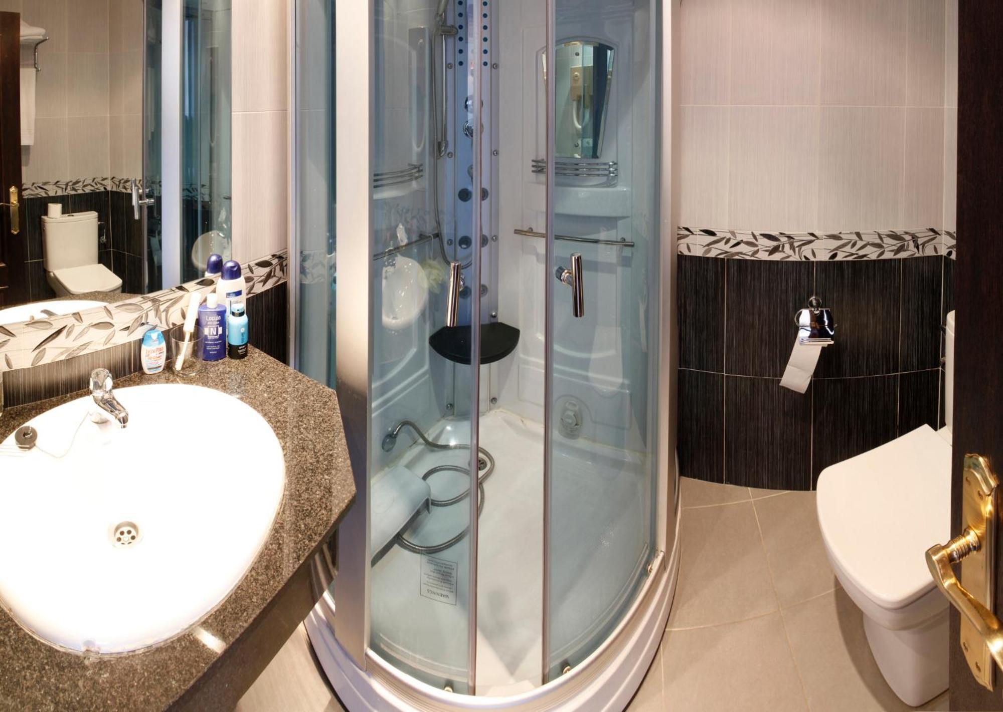 Hotel Park Нойя Екстер'єр фото