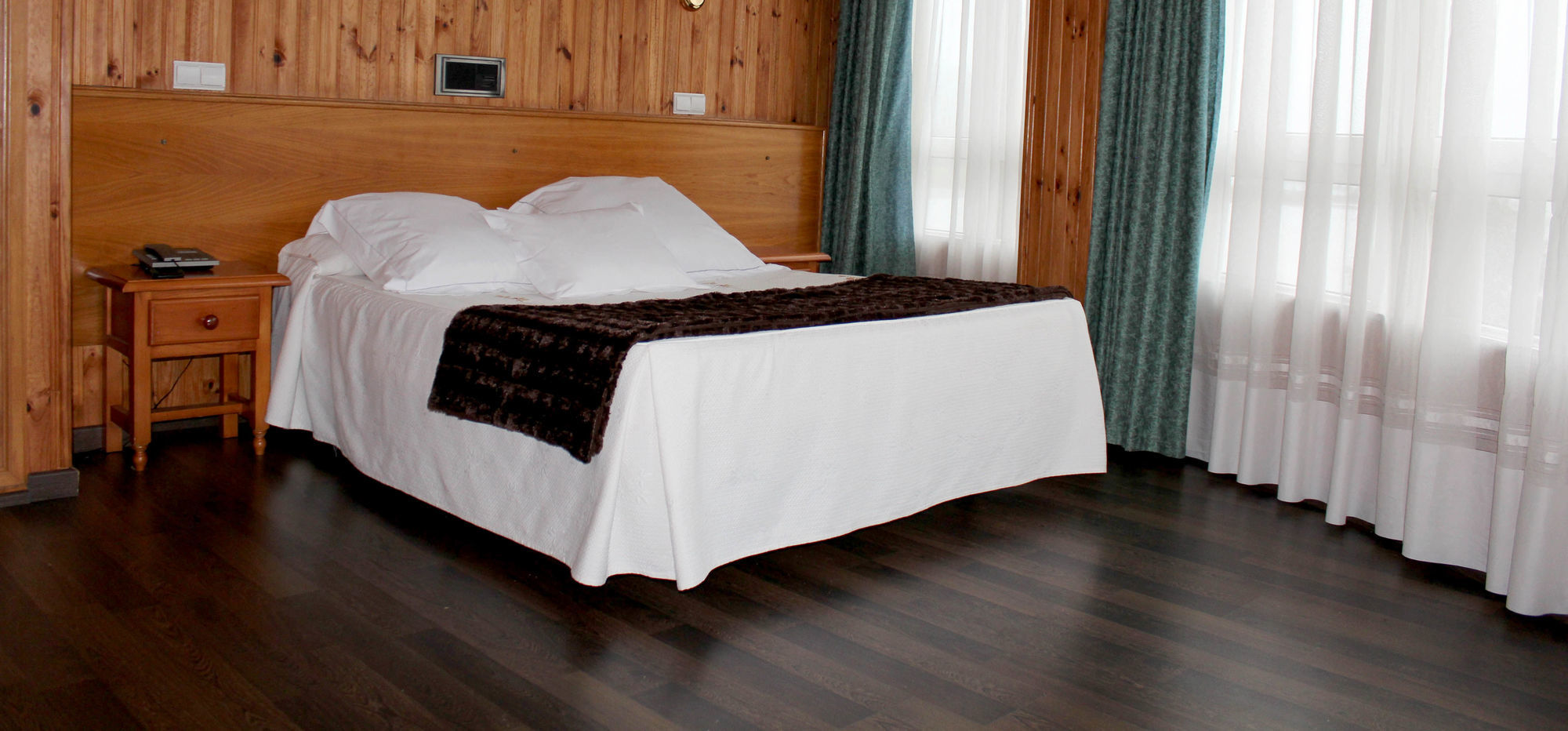 Hotel Park Нойя Екстер'єр фото
