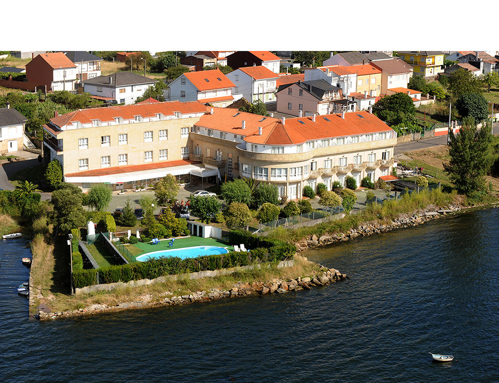 Hotel Park Нойя Екстер'єр фото